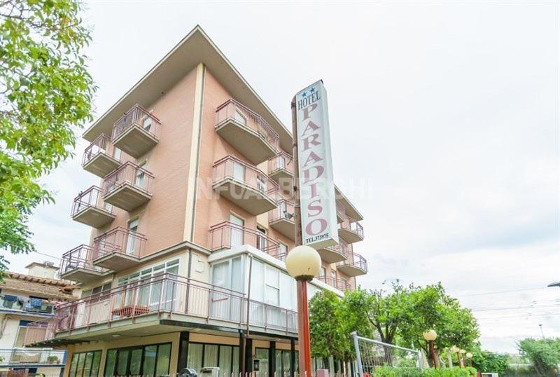 Hotel Paradiso Римини Экстерьер фото