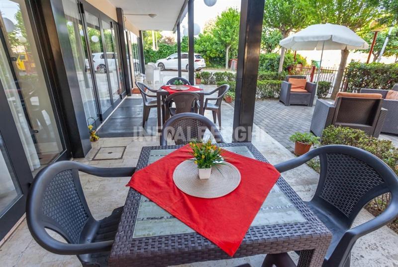 Hotel Paradiso Римини Экстерьер фото