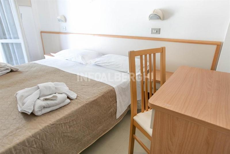 Hotel Paradiso Римини Экстерьер фото
