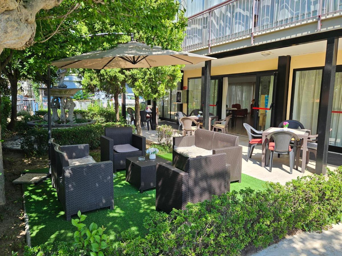 Hotel Paradiso Римини Экстерьер фото